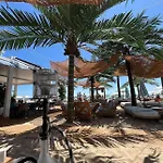 Luxury Rest Dolphin Club Апартамент