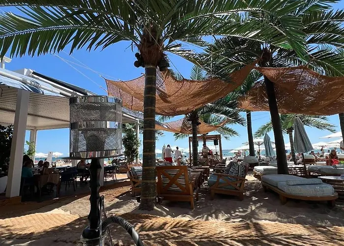 Luxury Rest Dolphin Club Апартаменты