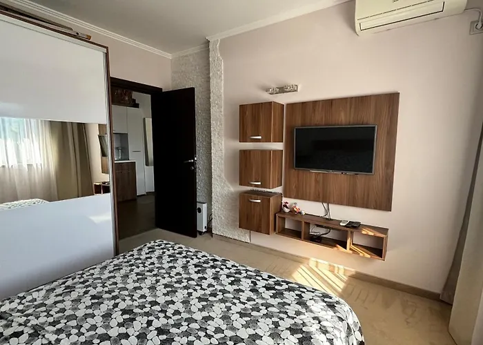 Апартаменты Luxury Rest Dolphin Club *