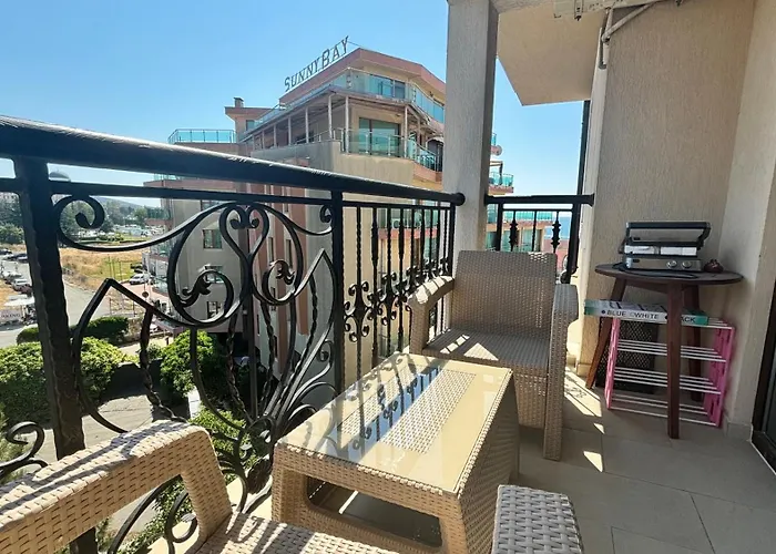 Luxury Rest Dolphin Club *