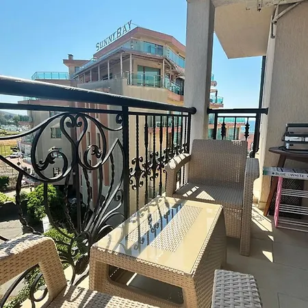 Luxury Rest Dolphin Club *