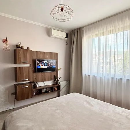 Luxury Rest Dolphin Club דירה